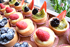 SHOWER THE BRIDE AND GROOM